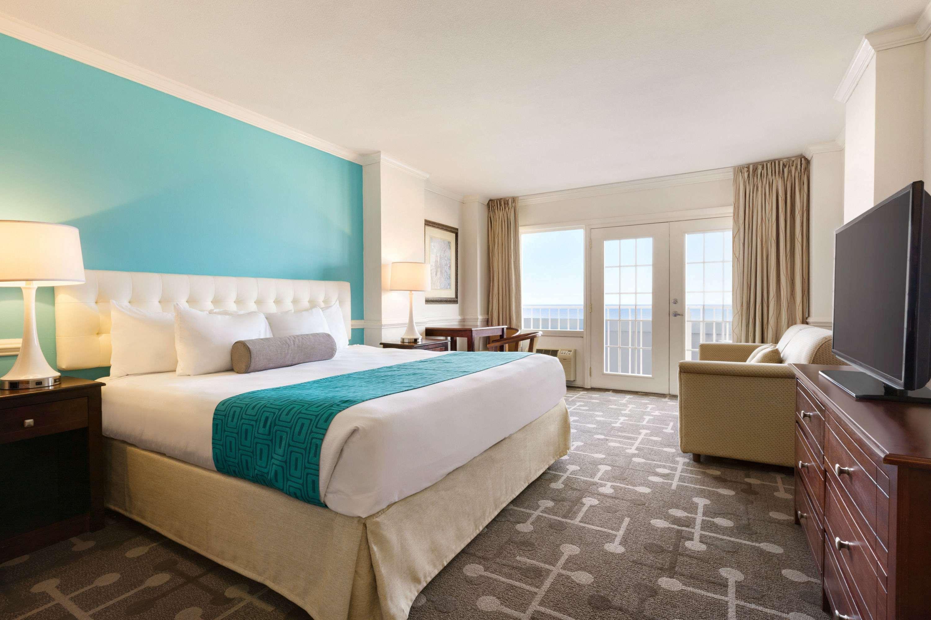 Howard Johnson Plaza By Wyndham Ocean City Oceanfront Екстериор снимка