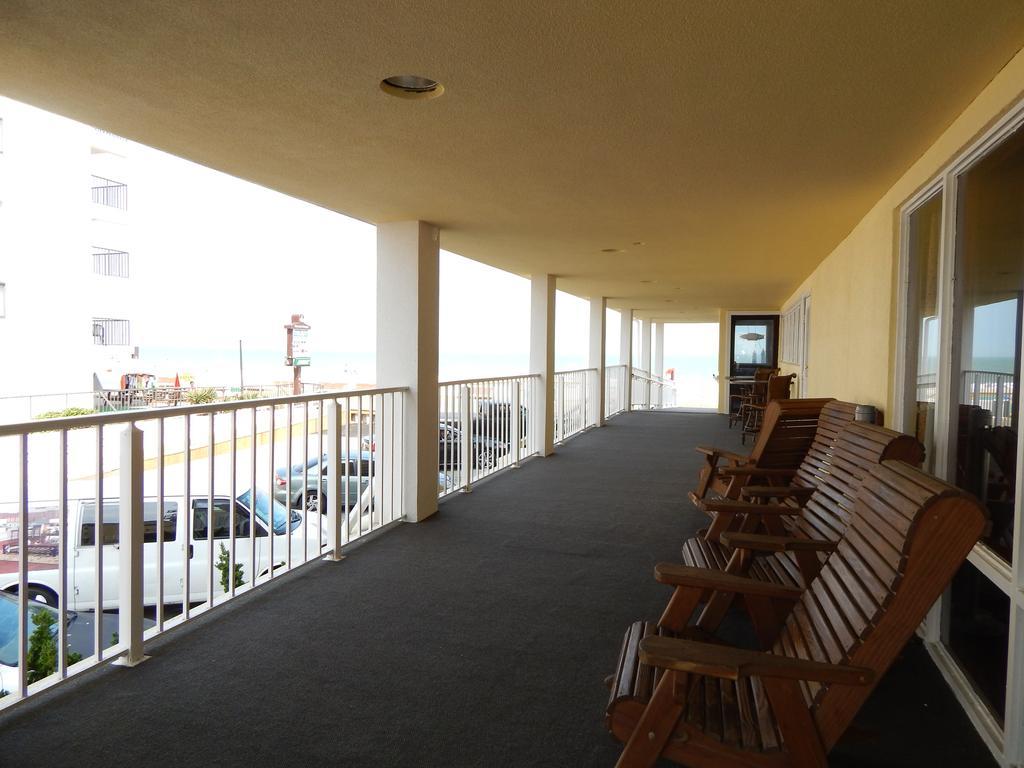 Howard Johnson Plaza By Wyndham Ocean City Oceanfront Екстериор снимка