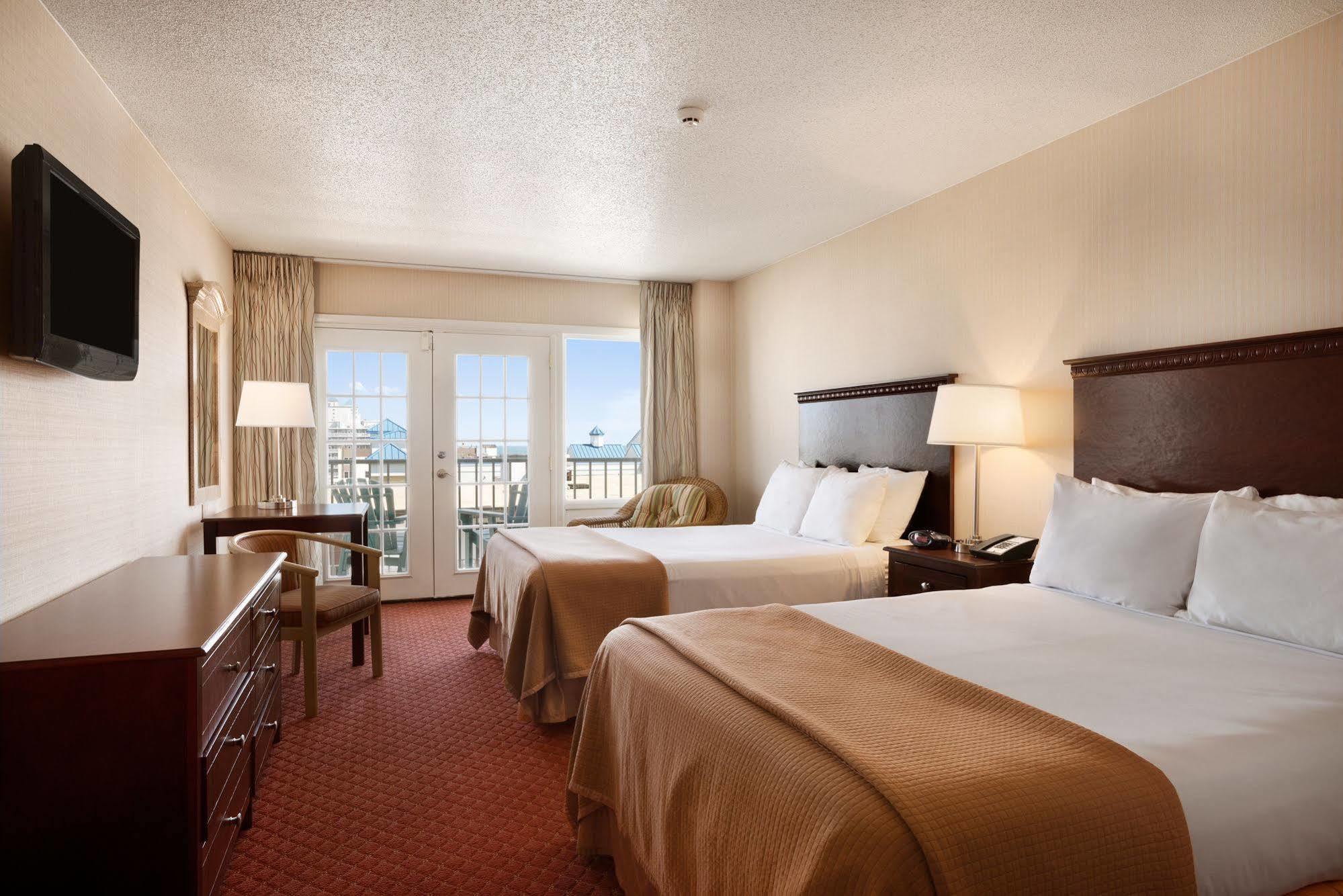 Howard Johnson Plaza By Wyndham Ocean City Oceanfront Екстериор снимка