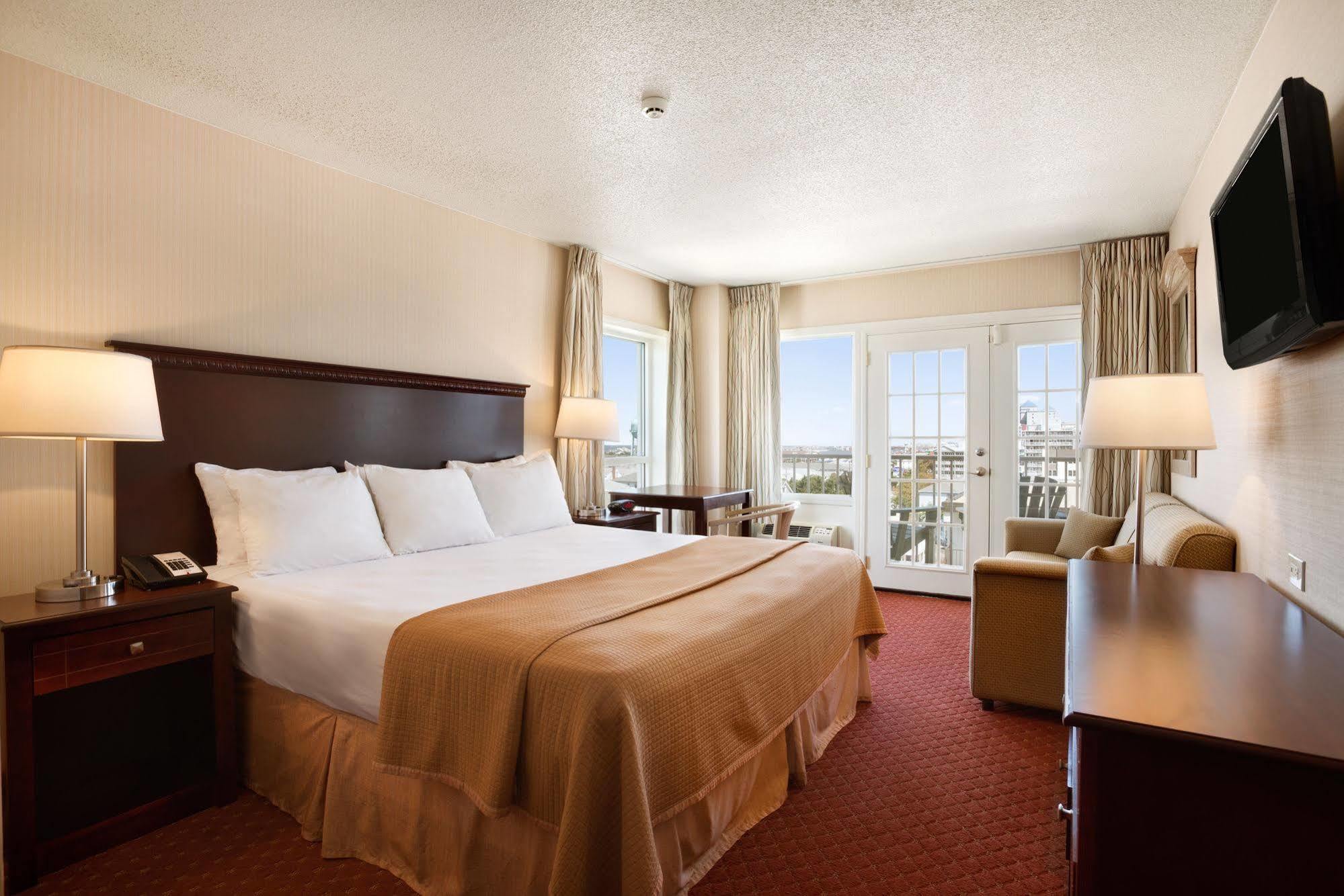 Howard Johnson Plaza By Wyndham Ocean City Oceanfront Екстериор снимка