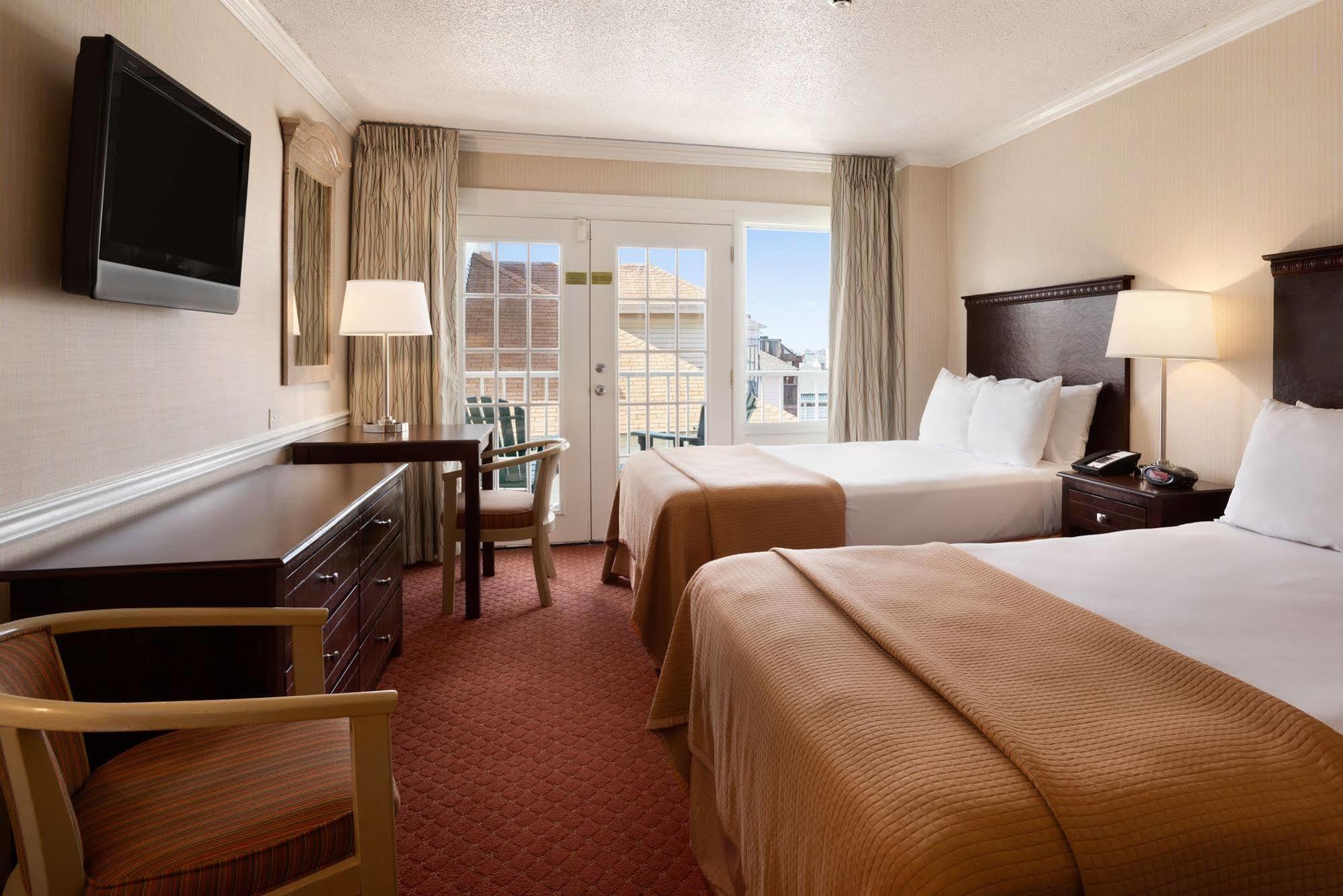Howard Johnson Plaza By Wyndham Ocean City Oceanfront Екстериор снимка